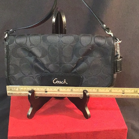 Coach Signature wristlet/clutch - Picture 9 of 10